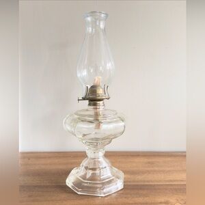 * SOLD * A wonderful vintage pedestal oil lamp